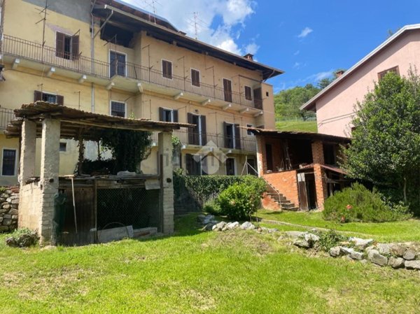 casa indipendente in vendita a Valdilana
