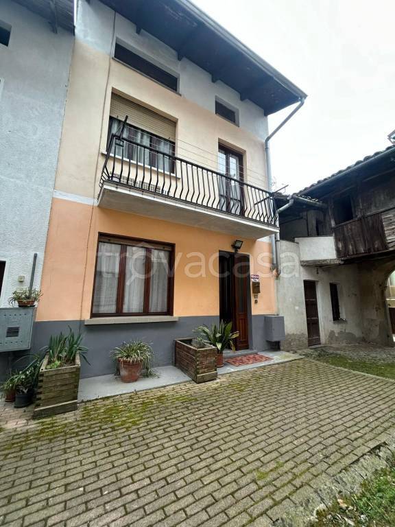 casa indipendente in vendita a Valdilana in zona Vico