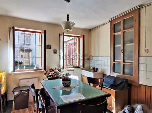 casa indipendente in vendita a Valdilana in zona Trivero