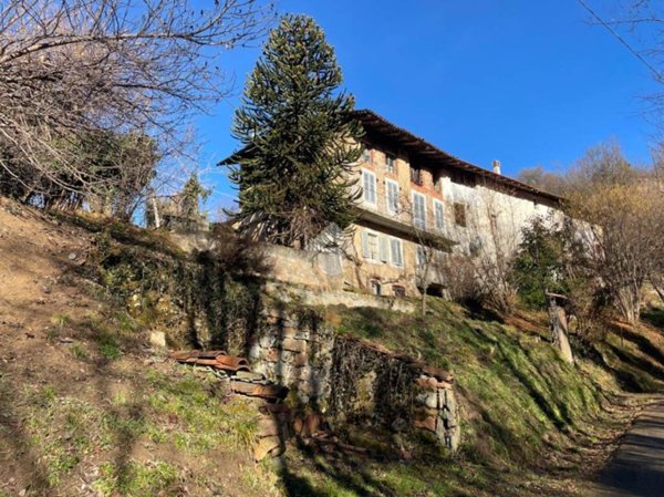 casa indipendente in vendita a Valdilana in zona Vico