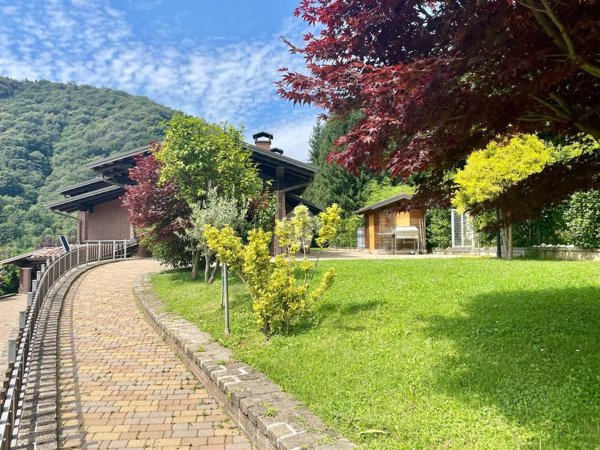 casa indipendente in vendita a Valdilana