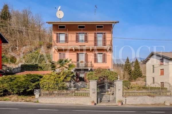 casa indipendente in vendita a Valdilana in zona Vico