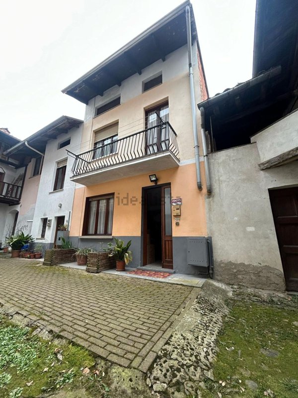 casa indipendente in vendita a Valdilana