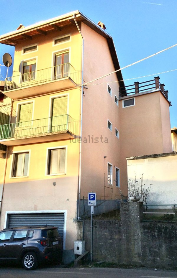 casa indipendente in vendita a Valdilana in zona Pratrivero