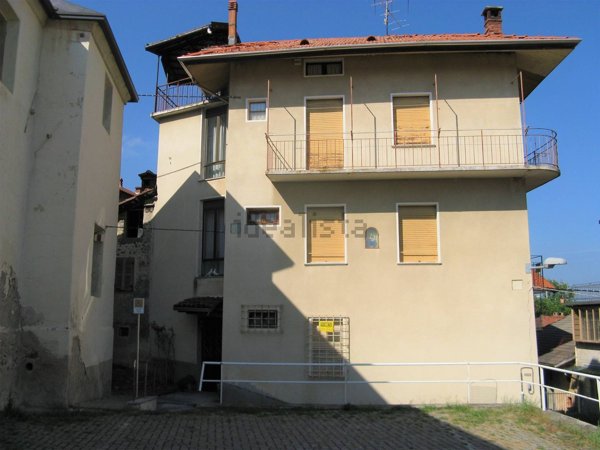 casa indipendente in vendita a Valdilana in zona Trivero