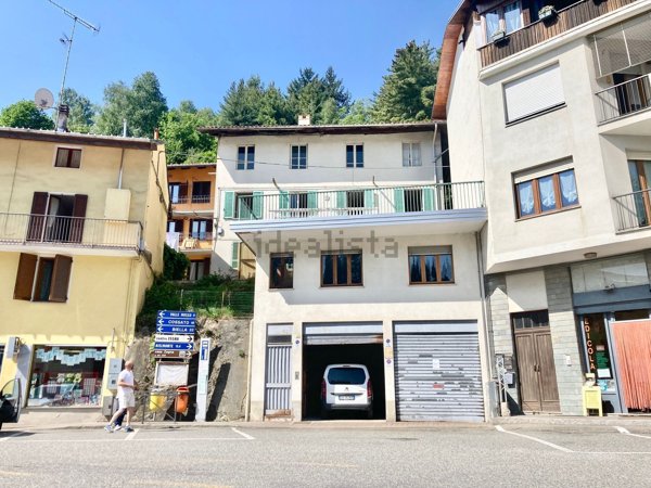 casa indipendente in vendita a Valdilana in zona Trivero