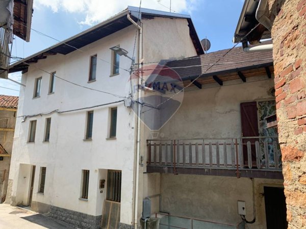 casa indipendente in vendita a Valdilana in zona Vico