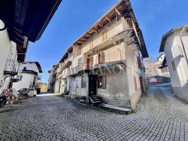 casa indipendente in vendita a Valdilana in zona Ponzone