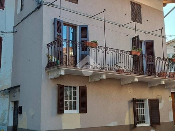 casa semindipendente in vendita a Valdilana in zona Ponzone