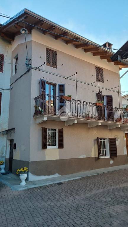 casa semindipendente in vendita a Valdilana in zona Ponzone