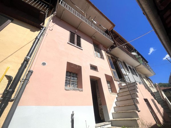 casa indipendente in vendita a Valdilana