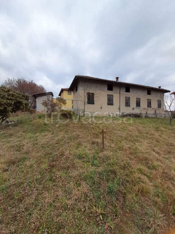 appartamento in vendita a Valdilana in zona Pratrivero