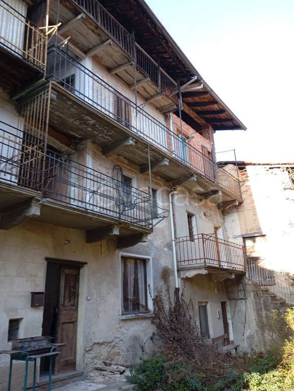 casa indipendente in vendita a Valdilana in zona Vico