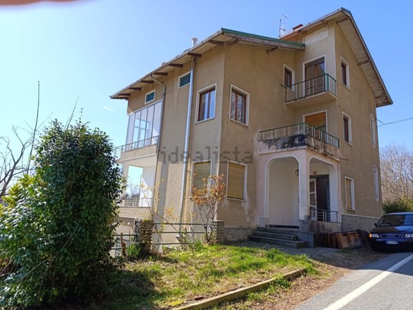 casa semindipendente in vendita a Valdilana in zona Trivero