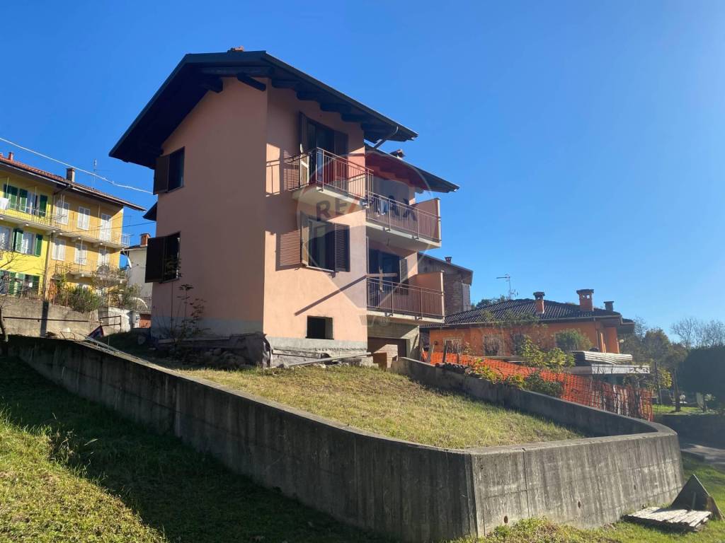 casa indipendente in vendita a Valdilana in zona Vico