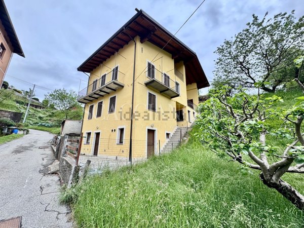 casa indipendente in vendita a Valdilana