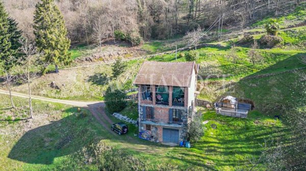 casa indipendente in vendita a Valdilana in zona Vico
