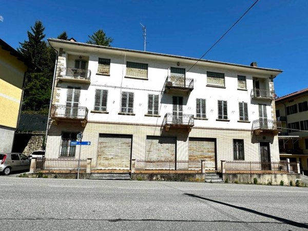casa indipendente in vendita a Valdilana in zona Ponzone