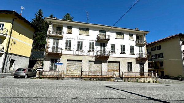 casa indipendente in vendita a Valdilana in zona Ponzone