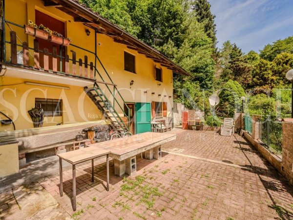 casa indipendente in vendita a Valdilana
