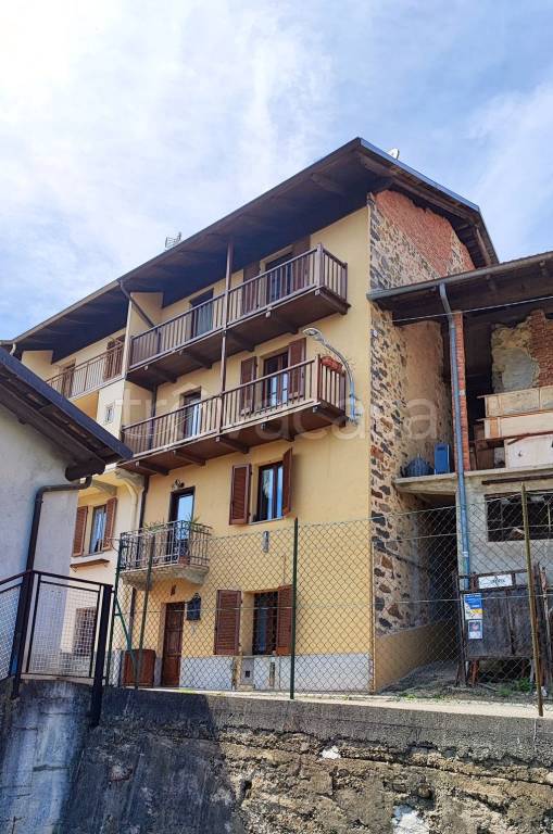 casa indipendente in vendita a Valdilana in zona Mosso