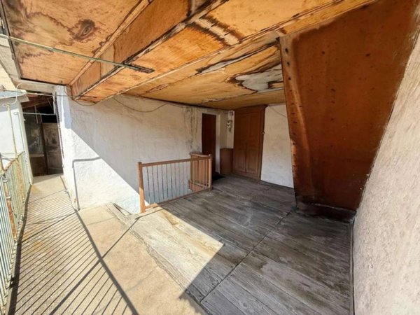 casa indipendente in vendita a Valdilana in zona Ponzone