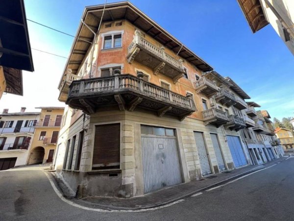 casa indipendente in vendita a Valdilana in zona Trivero