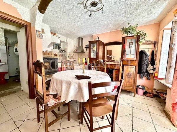 casa indipendente in vendita a Valdilana