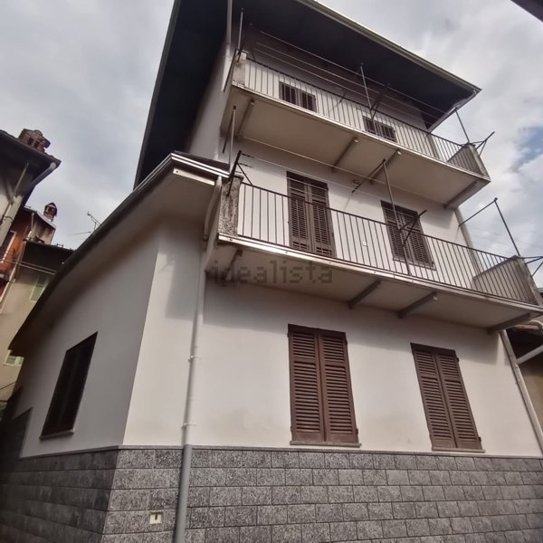 pentavano in vendita a Valdilana in zona Vico