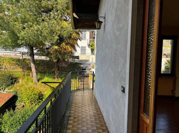 casa indipendente in vendita a Valdilana in zona Vico
