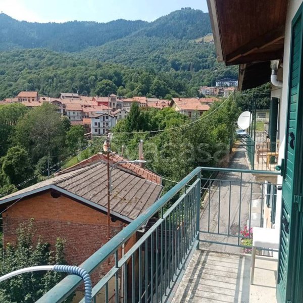 casa indipendente in vendita a Valdilana in zona Vico