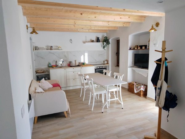 casa indipendente in vendita a Valdilana in zona Ponzone