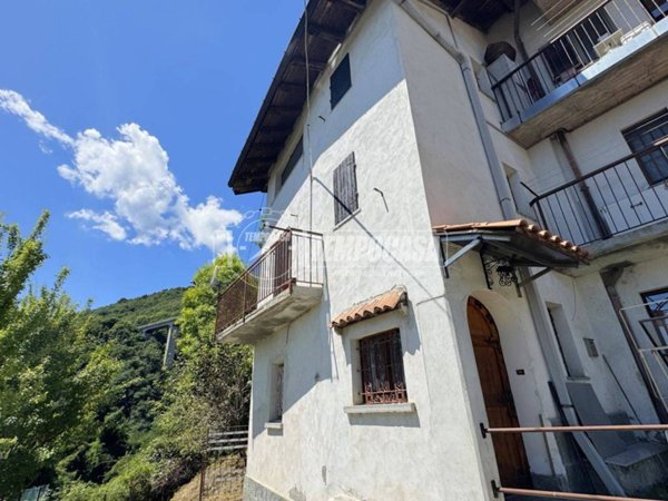 casa indipendente in vendita a Valdilana in zona Mosso
