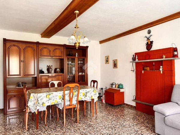 casa indipendente in vendita a Valdilana in zona Crocemosso