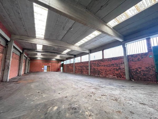 locale commerciale in vendita a Valdilana in zona Ponzone