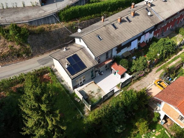 casa indipendente in vendita a Valdilana in zona Trivero