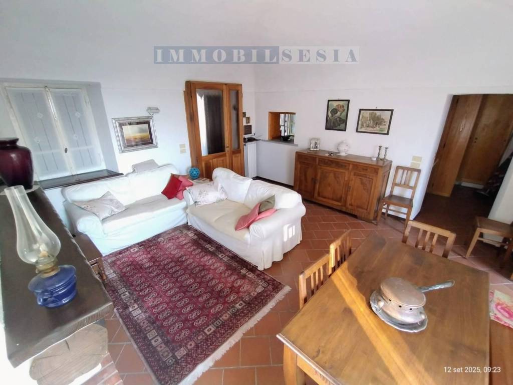casa indipendente in vendita a Valdilana in zona Trivero