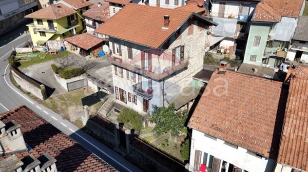 casa indipendente in vendita a Valdilana in zona Trivero