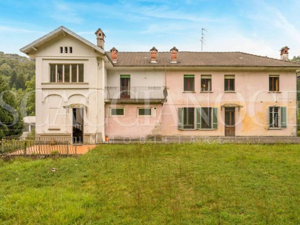 casa indipendente in vendita a Valdilana in zona Ponzone