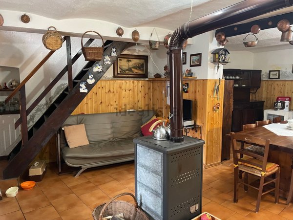 casa semindipendente in vendita a Valdilana