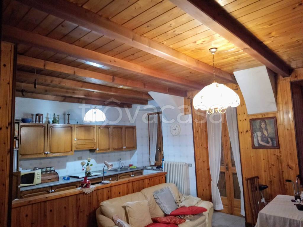 casa indipendente in vendita a Valdilana in zona Valle Mosso