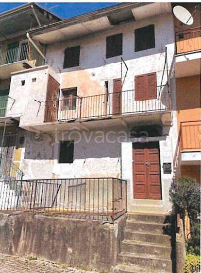 casa indipendente in vendita a Valdilana in zona Vico