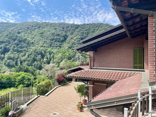 casa indipendente in vendita a Valdilana