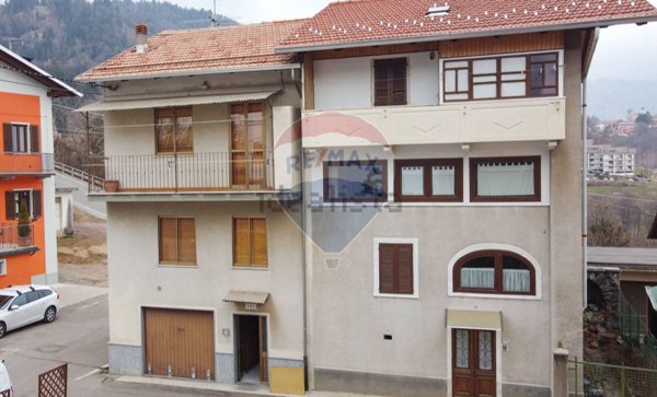 casa indipendente in vendita a Valdilana in zona Vico