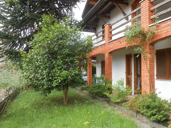 casa indipendente in vendita a Valdilana