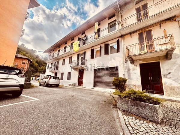 casa indipendente in vendita a Valdilana in zona Ponzone