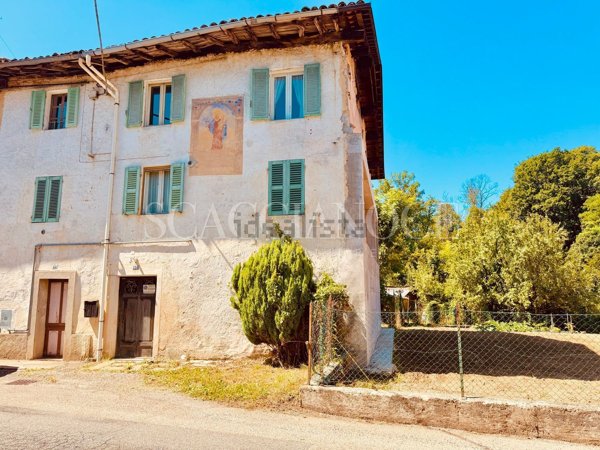 casa indipendente in vendita a Valdilana