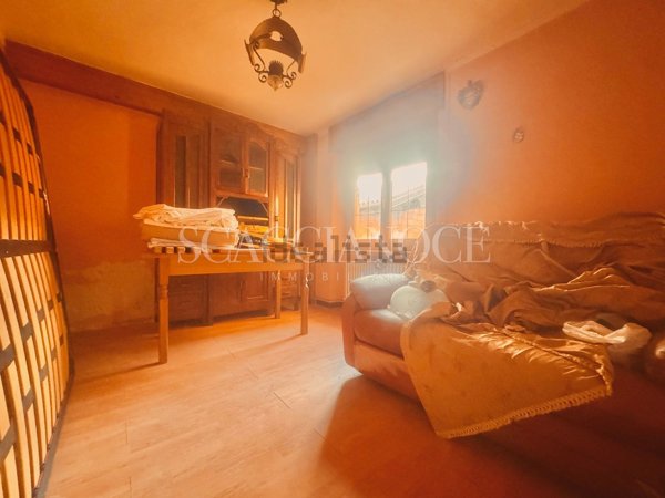 casa semindipendente in vendita a Valdilana in zona Bulliana