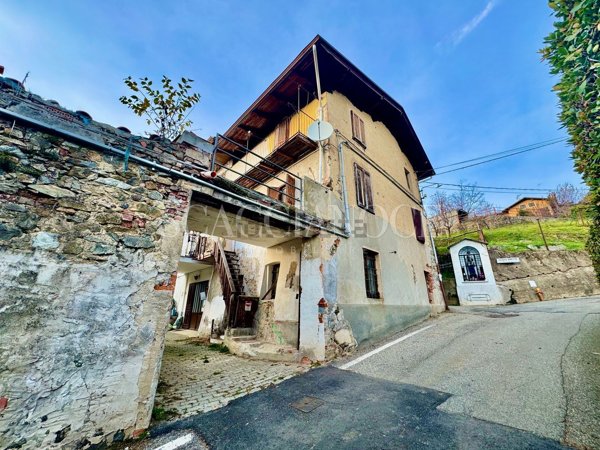 casa indipendente in vendita a Valdilana