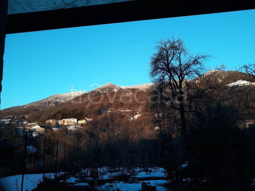 casa indipendente in vendita a Valdilana in zona Vico